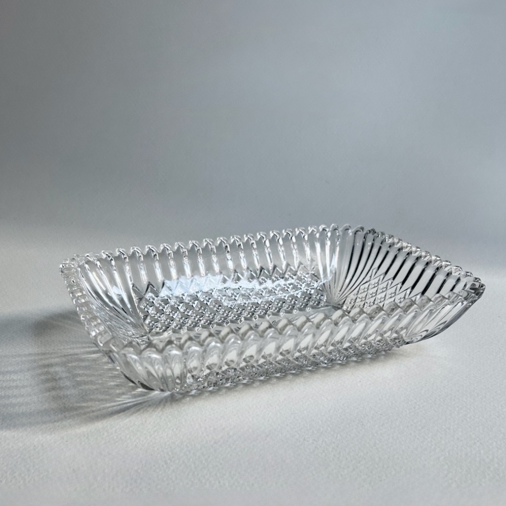 1920's Davidsons Glass Co. Somerset Pattern Glass Dish